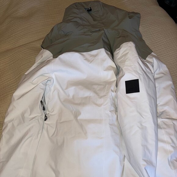 Outdoor Research Snow Jacket - Womens M - Picture 2 of 4